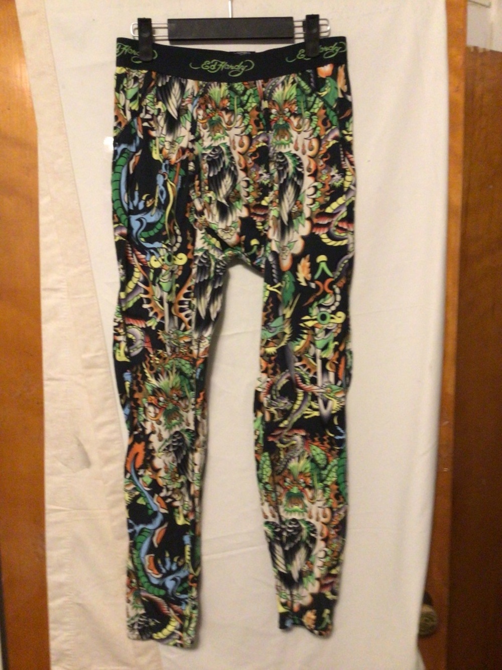 Ed Hardy pull on men’s leg warmer with open at fly SZ XL 40-42